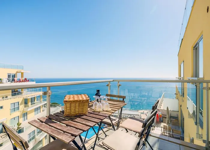 Sunshine Cliffs 塞辛布拉