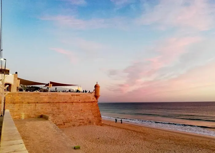 Sunshine Cliffs 塞辛布拉